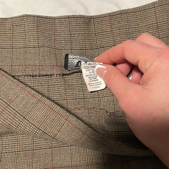 Like new- Burberry style plaid mini with lace - Picture 2 of 3